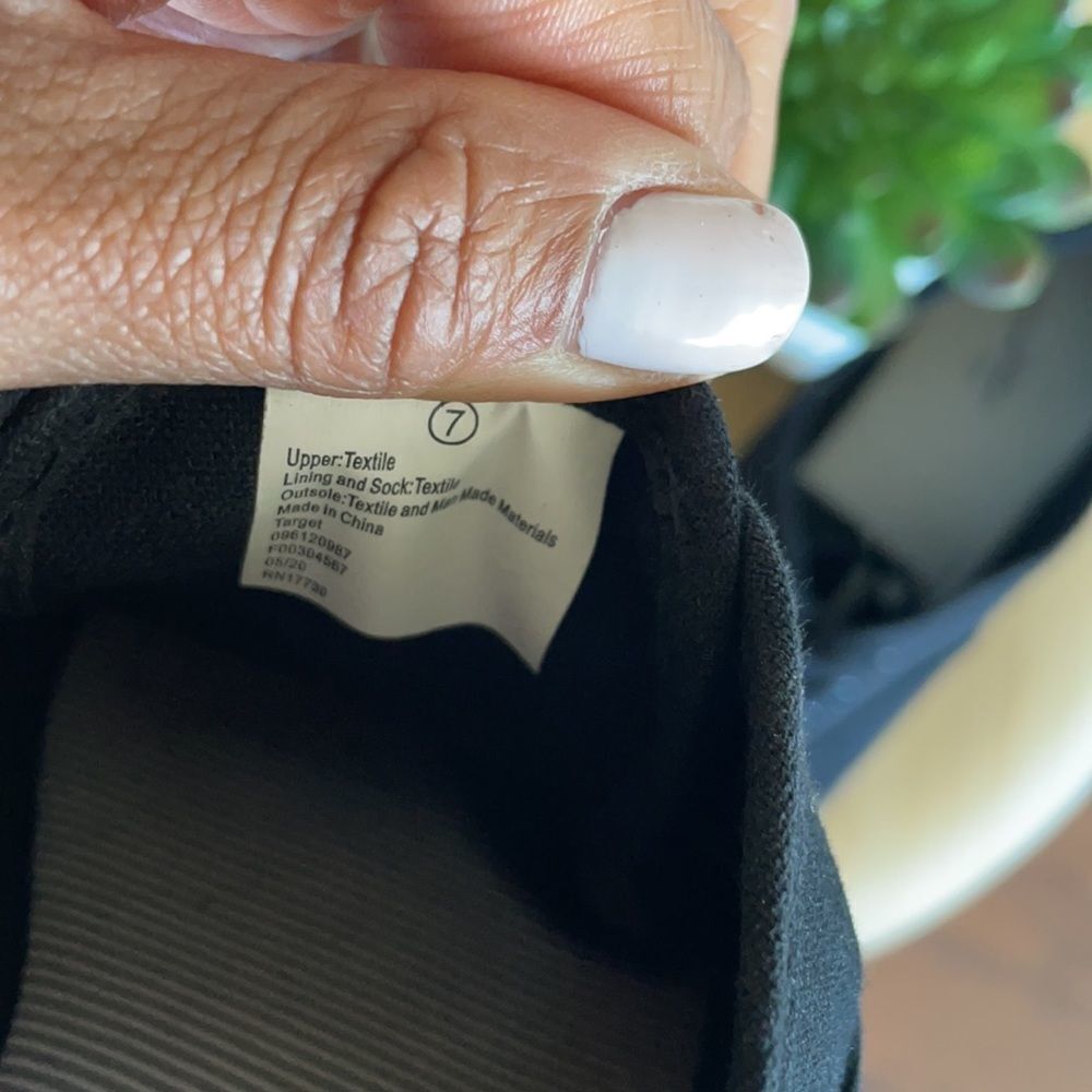 Universal Thread | Black Sneaker - Picture 6 of 9